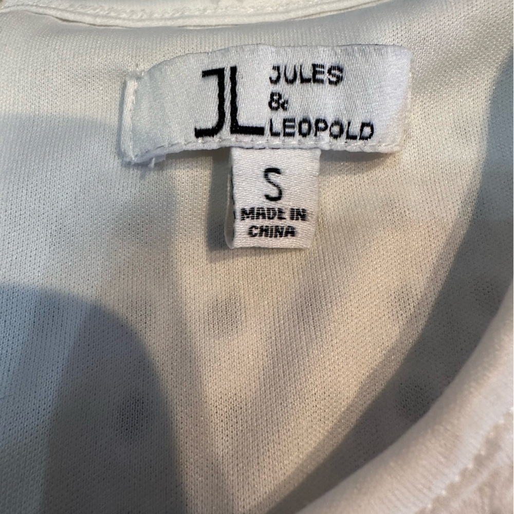 JL Jules & Leopold Geo Open Lacey eyelet Fully Lined Sleeveless Button Back Top - Picture 3 of 6